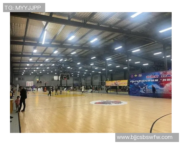 2016年季后赛雷霆与小牛激战回顾：一场精彩的篮球对决与历史瞬间