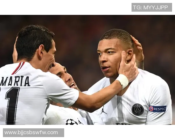 大巴黎与曼联的搞笑解说让你捧腹大笑的足球盛宴