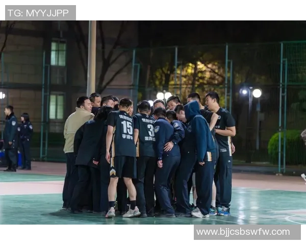 洛阳中赫篮球迎战北京队全力争胜展现团队实力与竞技精神